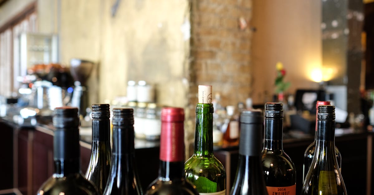 過期的紅酒也是可回收貨品。 Expired red wine is also a recyclable product.