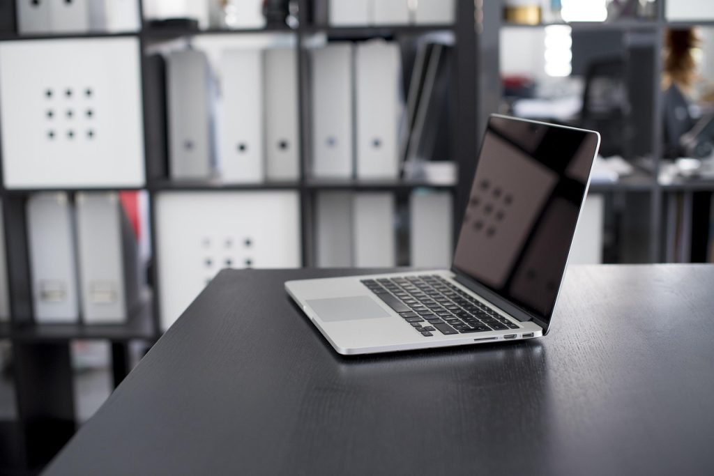 【三者的核心分別】環保回收、無害化處置、資源再生 laptop, apple, computer, desk, macbook, macbook pro, office, table, technology, wireless, wireless technology, laptop, laptop, laptop, computer, computer, desk, macbook, office, office, office, office, office, table, technology
